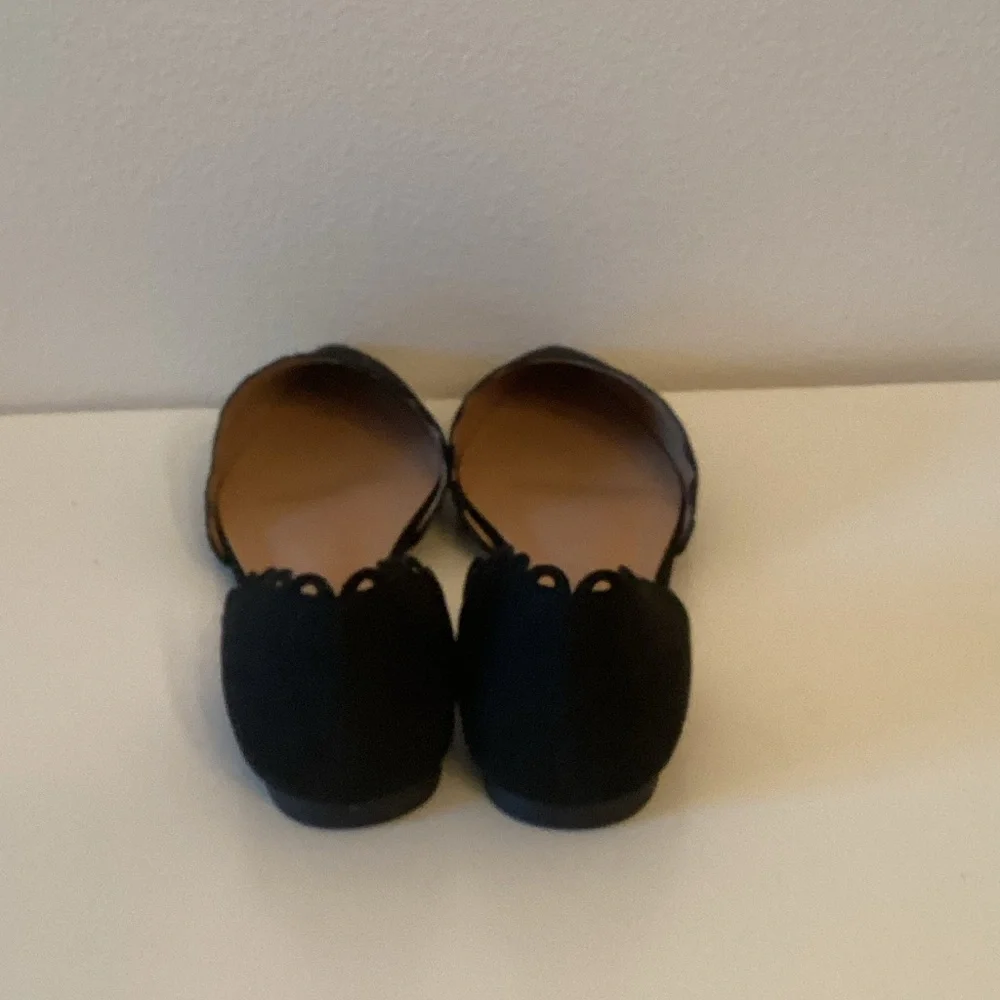 New WB Journee Collection Black Scalloped Women Shoes